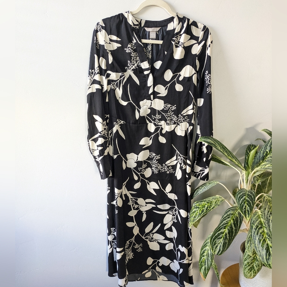 H&M Black and White Long Sleeve Dress